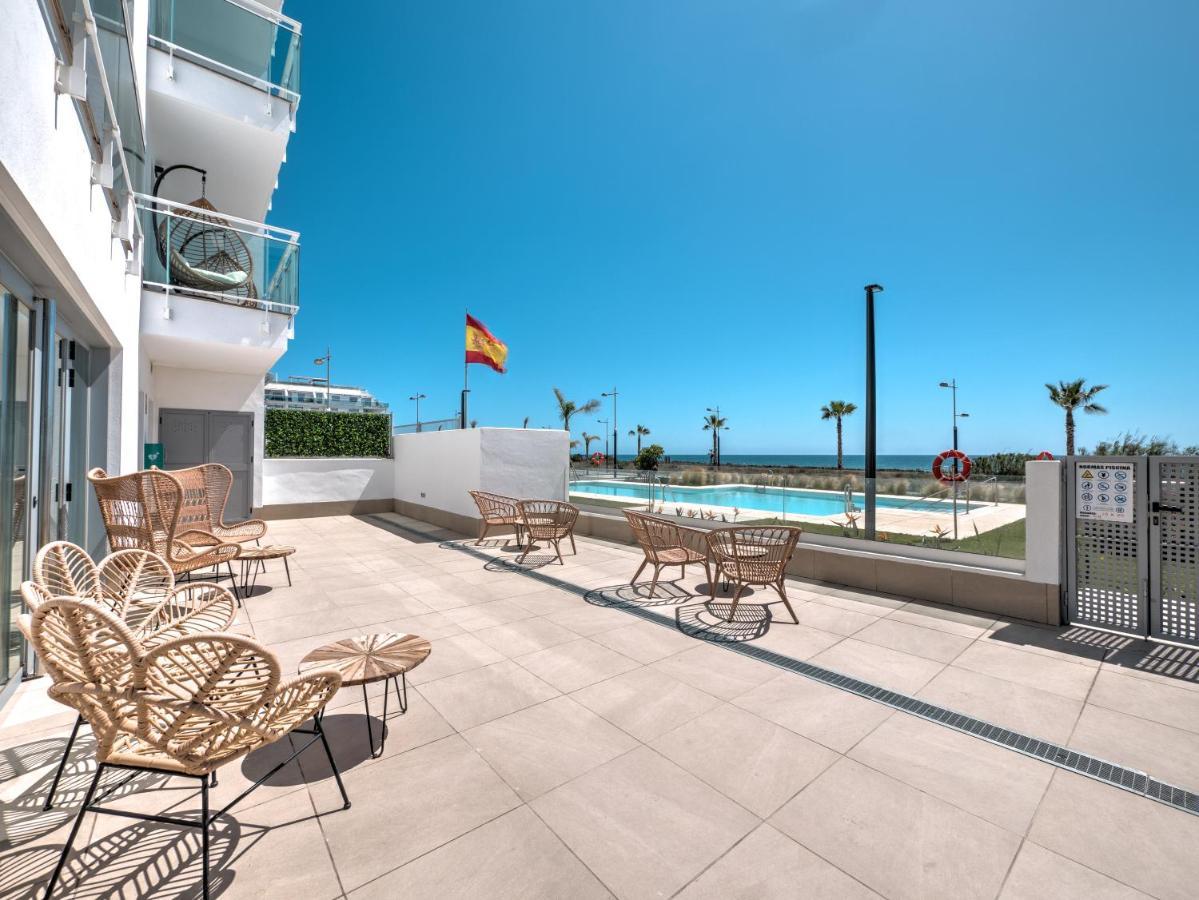 New Beach Front Apartment With Large Balcony Torrox Buitenkant foto