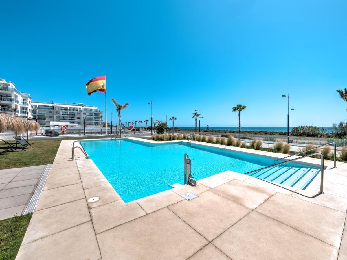 New Beach Front Apartment With Large Balcony Torrox Buitenkant foto
