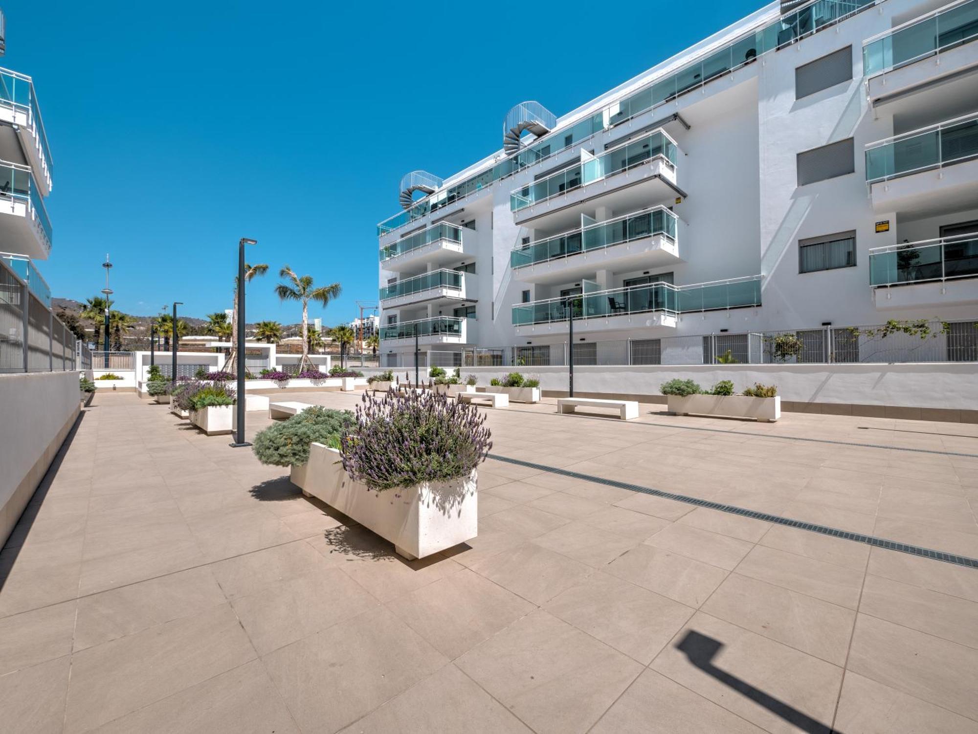 New Beach Front Apartment With Large Balcony Torrox Buitenkant foto