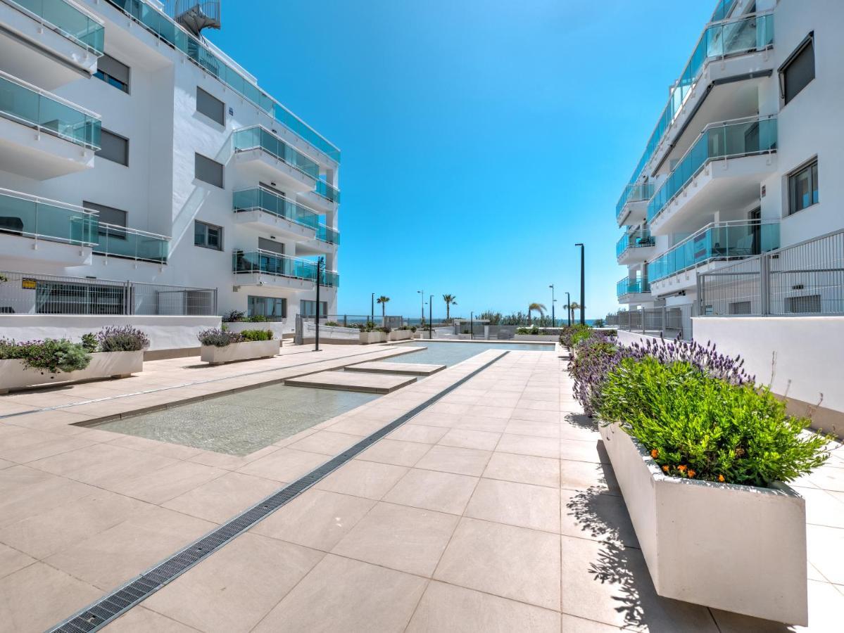 New Beach Front Apartment With Large Balcony Torrox Buitenkant foto